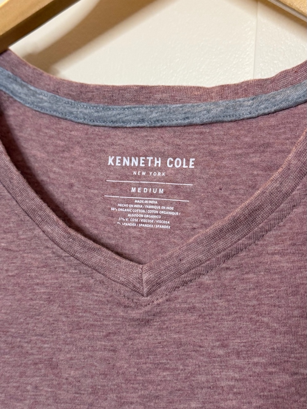 Kenneth Cole Men's Heather Mauve V-Neck Tee - Picture 3 of 3